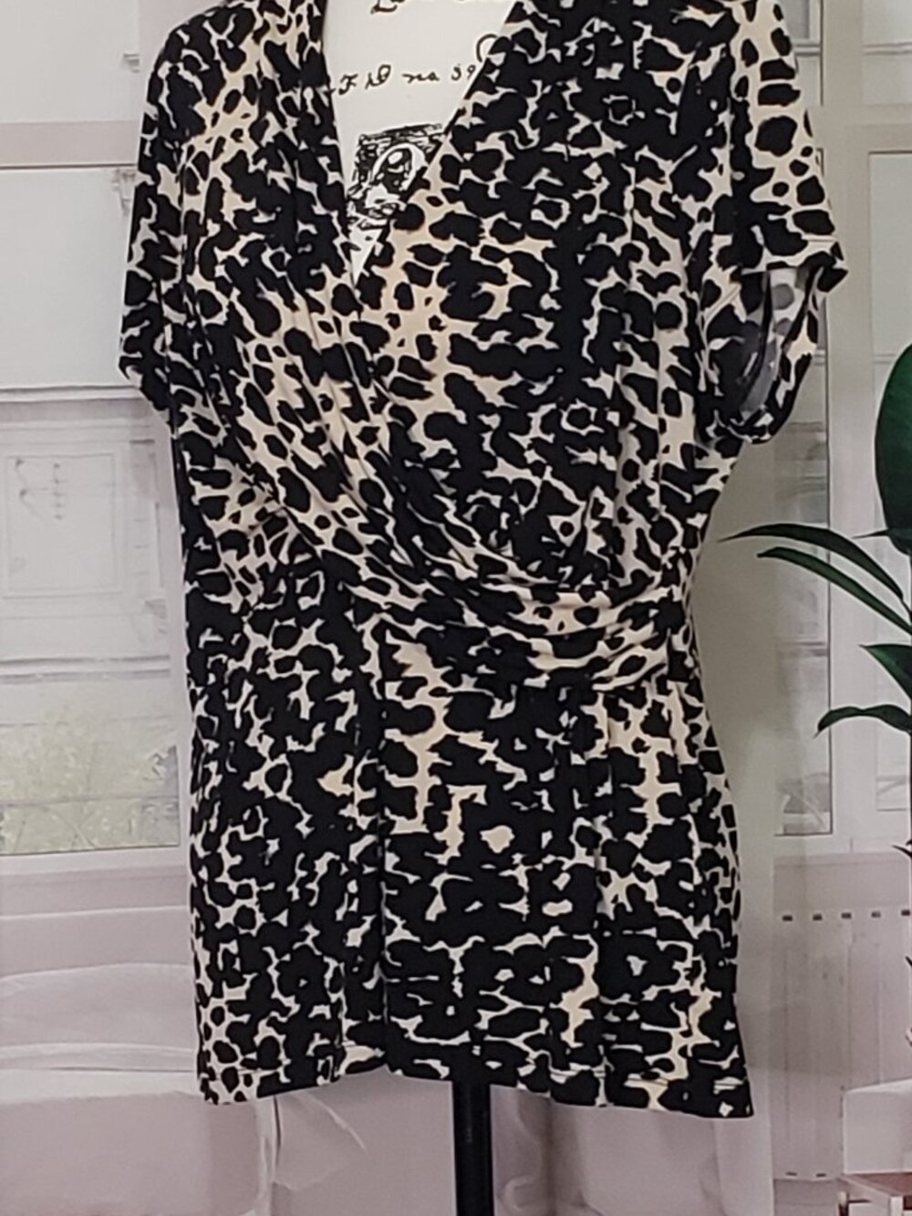 DKNY Knit Leopard Print S/S blouson effect, XL